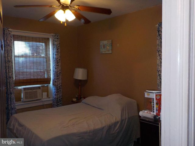 30 S PEACE ALY, Elizabethtown, PA 17022