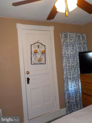 30 S PEACE ALY, Elizabethtown, PA 17022