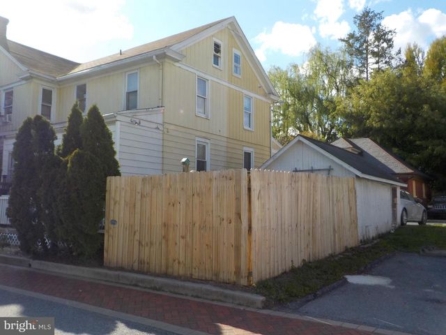 30 S PEACE ALY, Elizabethtown, PA 17022