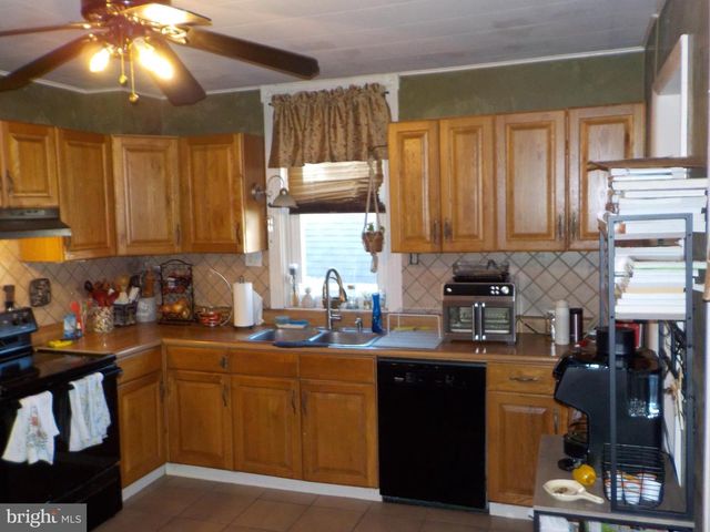 30 S PEACE ALY, Elizabethtown, PA 17022