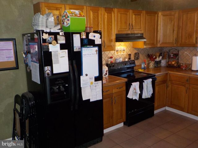 30 S PEACE ALY, Elizabethtown, PA 17022