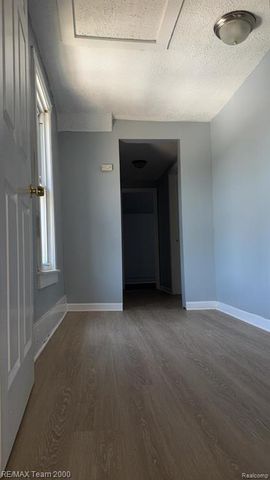 734 Cleophus Parkway, Lincoln Park, MI 48146