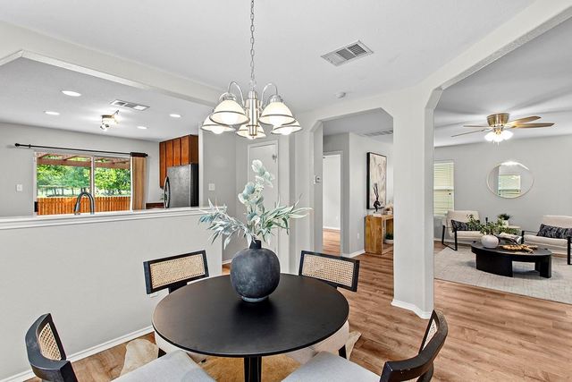 11328 Ashbrook DR, Manchaca, TX 78652