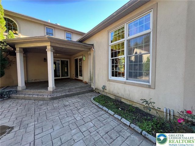 1724 Park Lane, Upper Macungie Twp, PA 18069