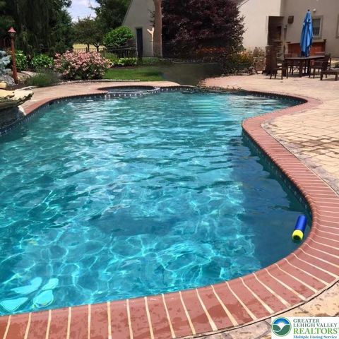 1724 Park Lane, Upper Macungie Twp, PA 18069