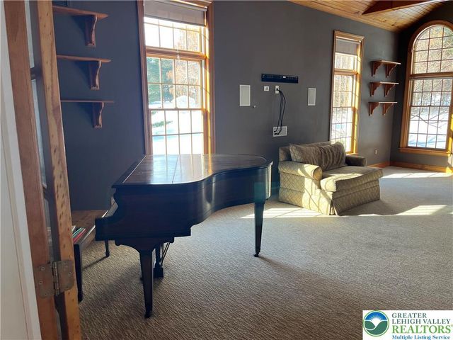 1724 Park Lane, Upper Macungie Twp, PA 18069