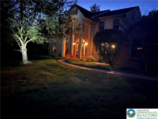 1724 Park Lane, Upper Macungie Twp, PA 18069