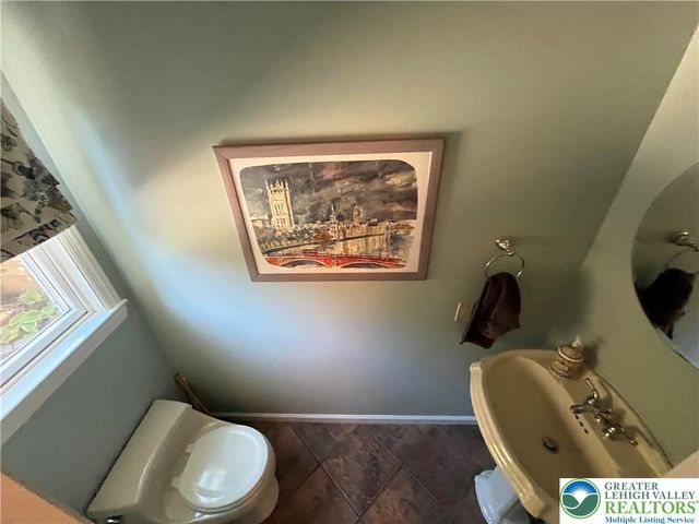 1724 Park Lane, Upper Macungie Twp, PA 18069