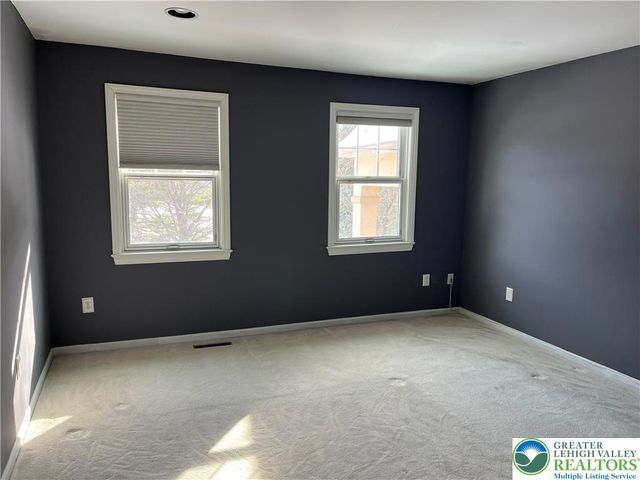 1724 Park Lane, Upper Macungie Twp, PA 18069