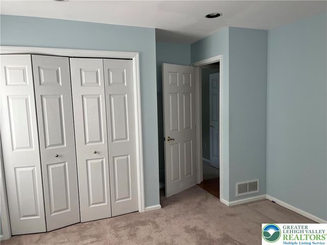 1724 Park Lane, Upper Macungie Twp, PA 18069