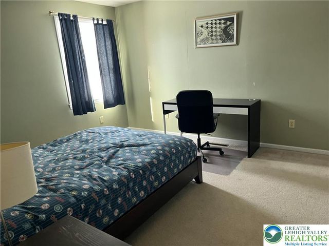 1724 Park Lane, Upper Macungie Twp, PA 18069