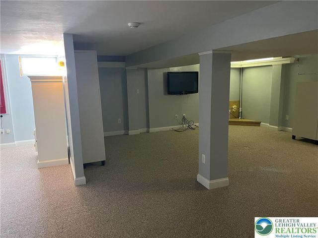 1724 Park Lane, Upper Macungie Twp, PA 18069