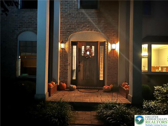 1724 Park Lane, Upper Macungie Twp, PA 18069