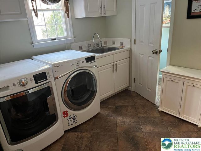 1724 Park Lane, Upper Macungie Twp, PA 18069