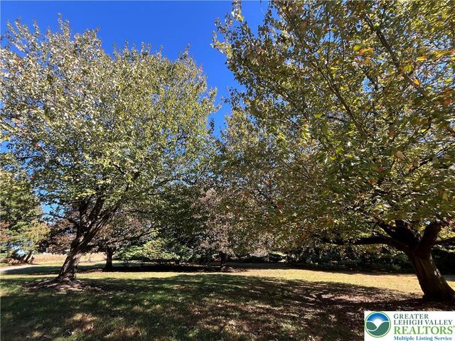 1724 Park Lane, Upper Macungie Twp, PA 18069