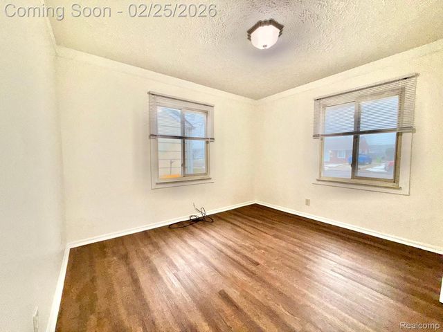 26620 Academy Street, Roseville, MI 48066