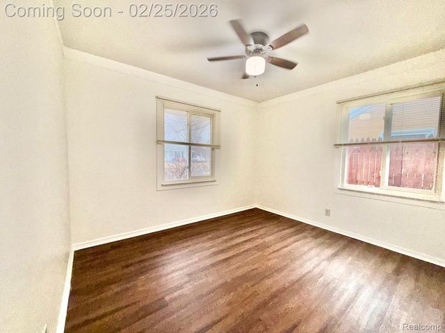 26620 Academy Street, Roseville, MI 48066