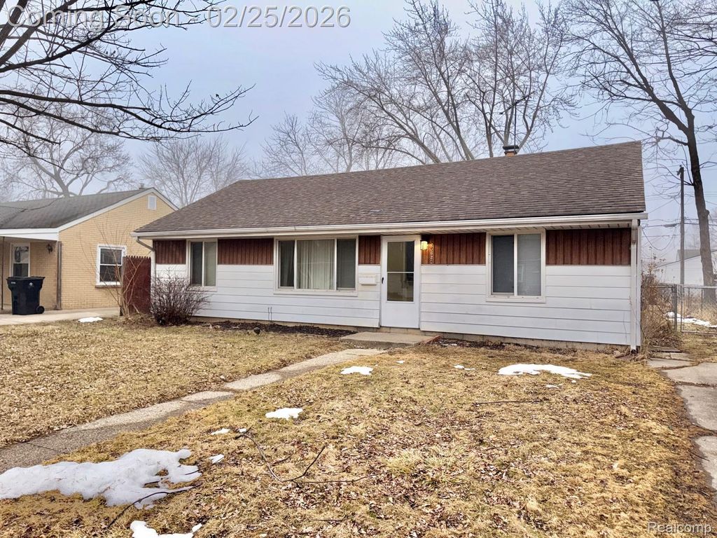 26620 Academy Street, Roseville, MI 48066