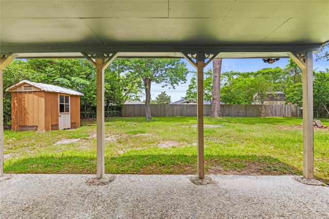 315 Roundabout Road, Huntsville, TX 77320