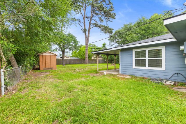 315 Roundabout Road, Huntsville, TX 77320