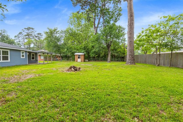 315 Roundabout Road, Huntsville, TX 77320