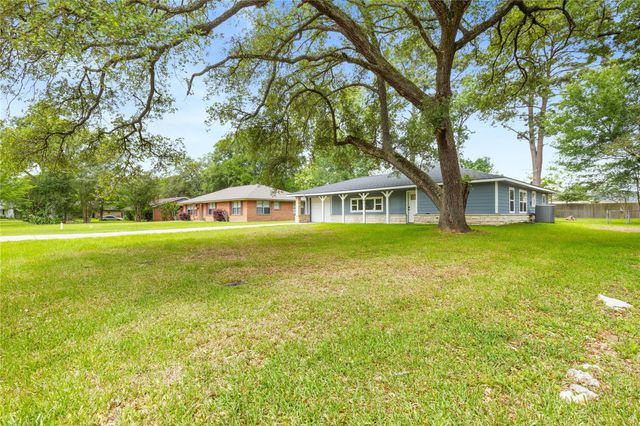 315 Roundabout Road, Huntsville, TX 77320
