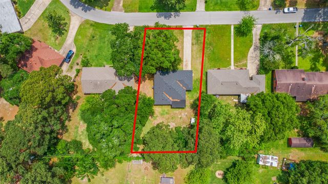 315 Roundabout Road, Huntsville, TX 77320