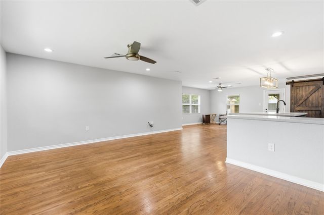 315 Roundabout Road, Huntsville, TX 77320