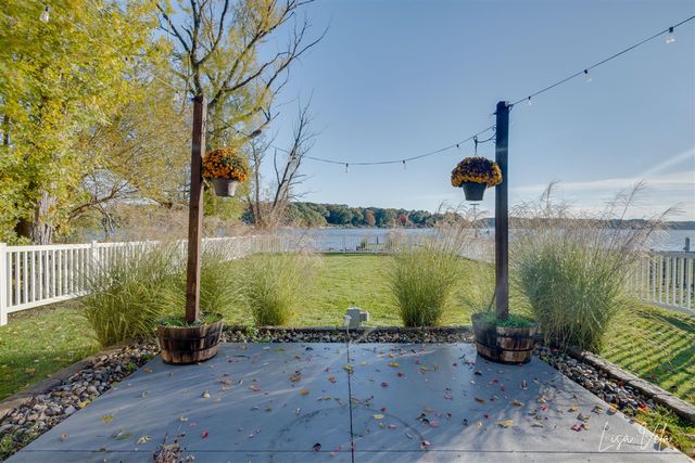 447 Lakeshore Boulevard, Norton Shores, MI 49444