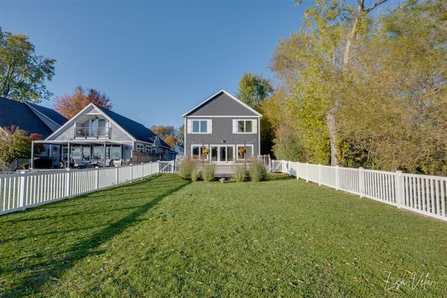 447 Lakeshore Boulevard, Norton Shores, MI 49444