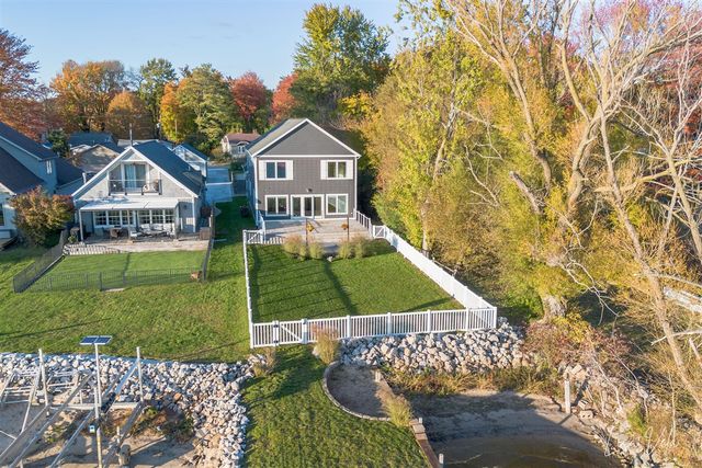 447 Lakeshore Boulevard, Norton Shores, MI 49444