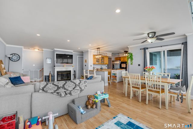 75 Staffordshire Commons Drive 75, Wallingford, CT 06492