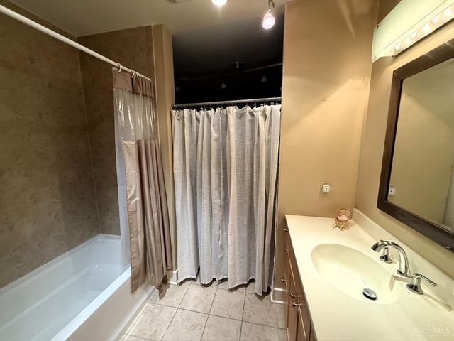 537 Liberty Hill, Cincinnati, OH 45202