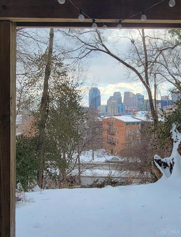 537 Liberty Hill, Cincinnati, OH 45202