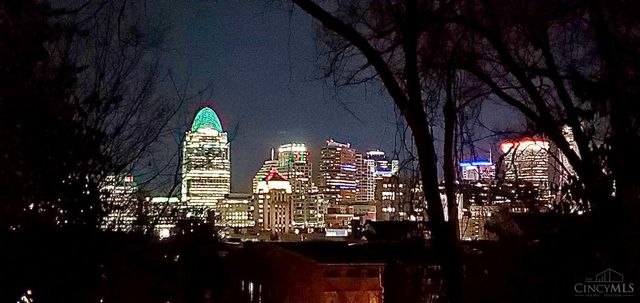 537 Liberty Hill, Cincinnati, OH 45202