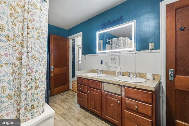 2200 FORSTER ST, Harrisburg, PA 17103