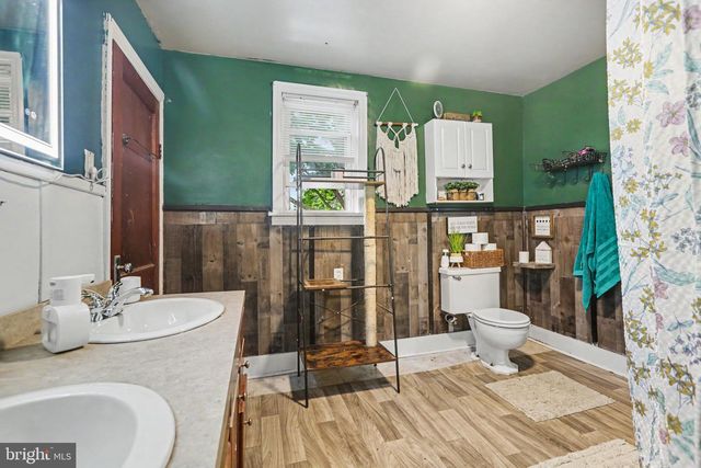 2200 FORSTER ST, Harrisburg, PA 17103