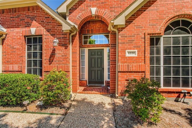4236 Sharondale Drive, Flower Mound, TX 75022