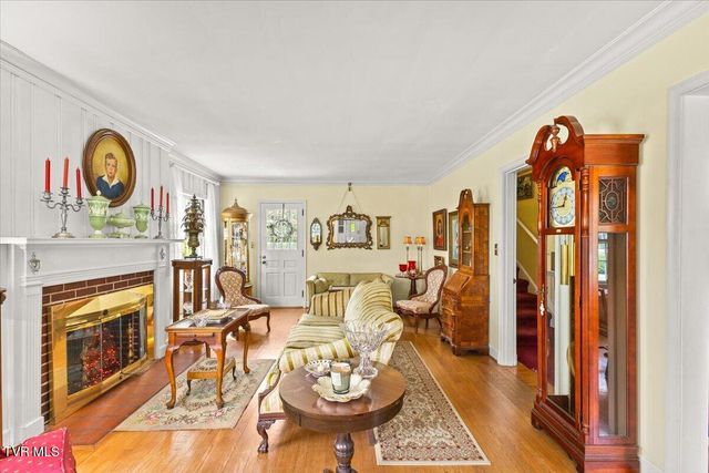 219 East Gilmer Park, Johnson City, TN 37604