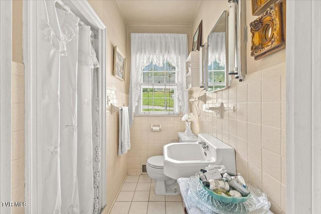 219 East Gilmer Park, Johnson City, TN 37604