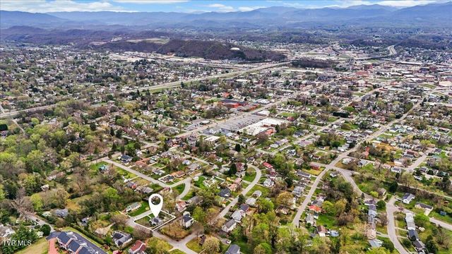 219 East Gilmer Park, Johnson City, TN 37604