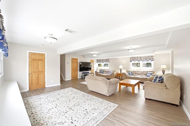 32 Homeside Lane, White Plains, NY 10605