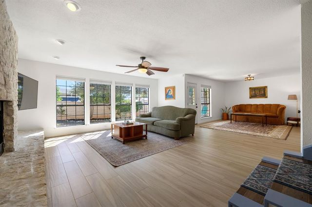 1729 Ryon LN, Round Rock, TX 78681