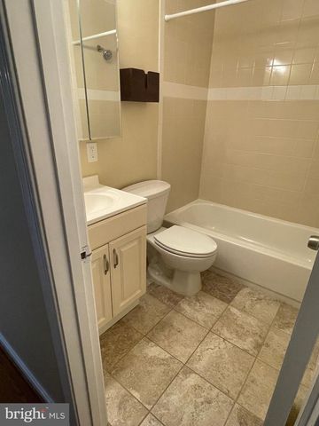 1040 WARBLER, Mclean, VA 22101