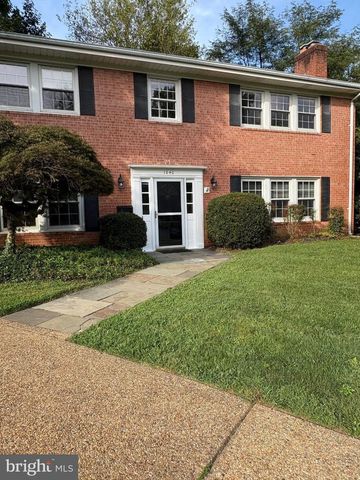 1040 WARBLER, Mclean, VA 22101