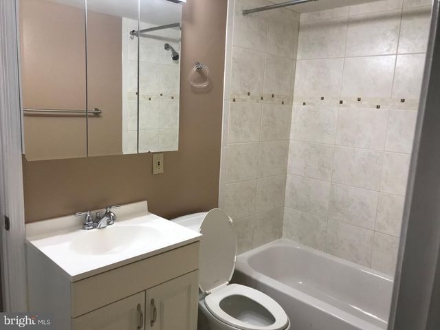1040 WARBLER, Mclean, VA 22101