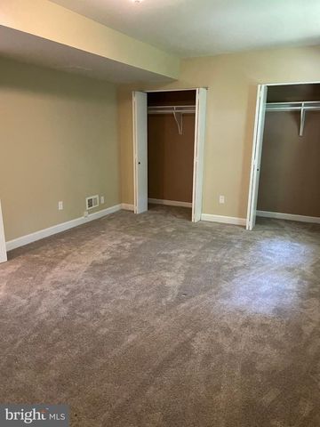 1040 WARBLER, Mclean, VA 22101