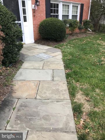 1040 WARBLER, Mclean, VA 22101