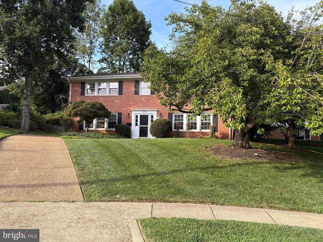 1040 WARBLER, Mclean, VA 22101