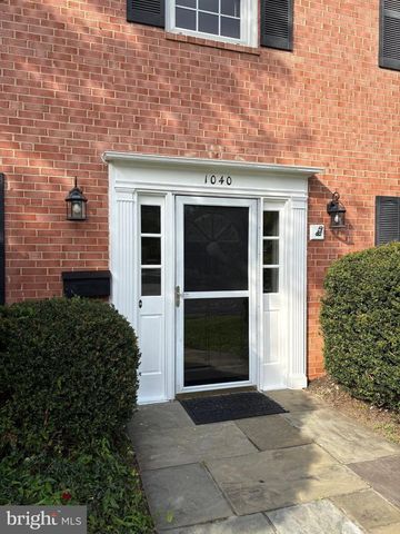 1040 WARBLER, Mclean, VA 22101